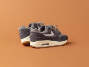 AIR MAX 1 PRM CREPE "Soft Grey"